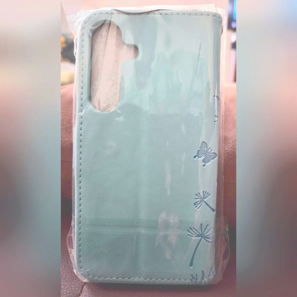 Phone Cover - Wallet Style for Samsung S24 or S25. New Still Sealed.